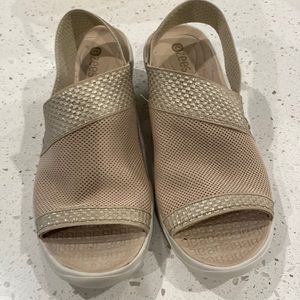 BZEES MOLLY SANDLE SIZE 8